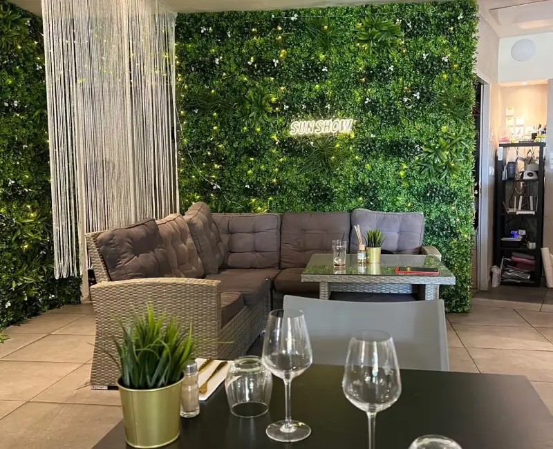 Sun Show Restaurant Bormes Les Mimosas Salle A Privatiser